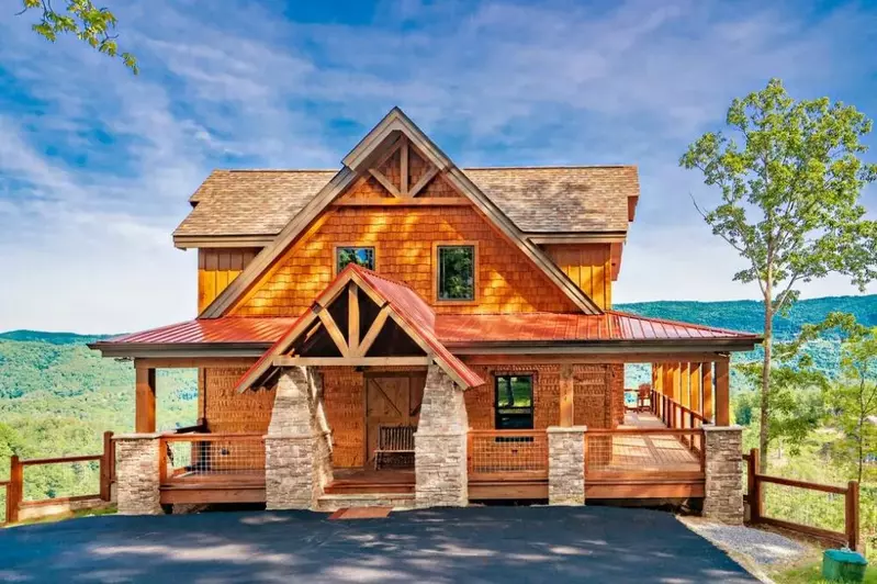 Hilltop Hideaway cabin