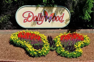 Dollywood sign