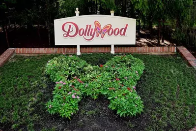 Dollywood sign