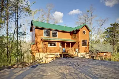 group cabin rental in Pigeon Forge