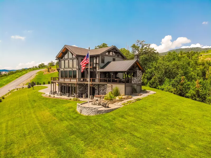 Adventure Lodge at Laurel Cove