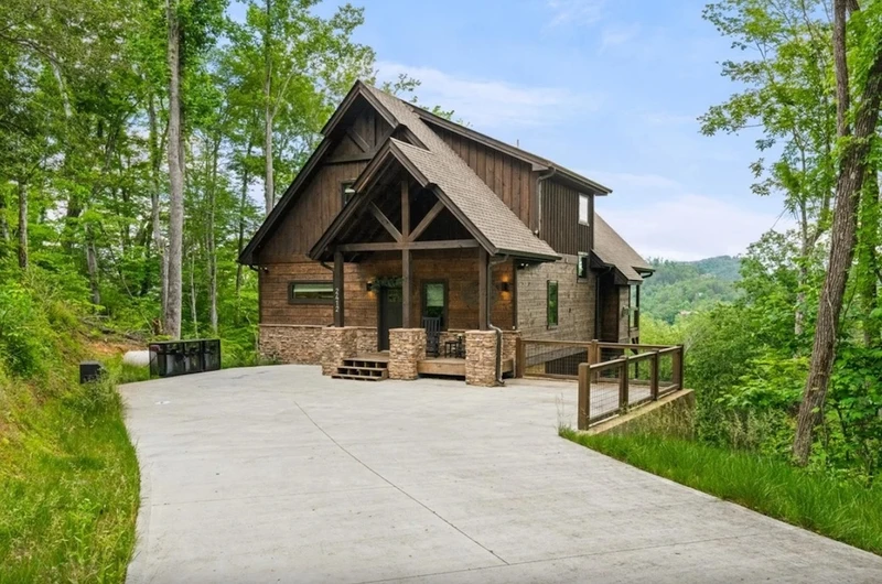 pet friendly cabin in the Smoky Mountains